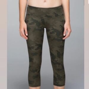 Lululemon Green Camo Wunder Under Crop Leggings